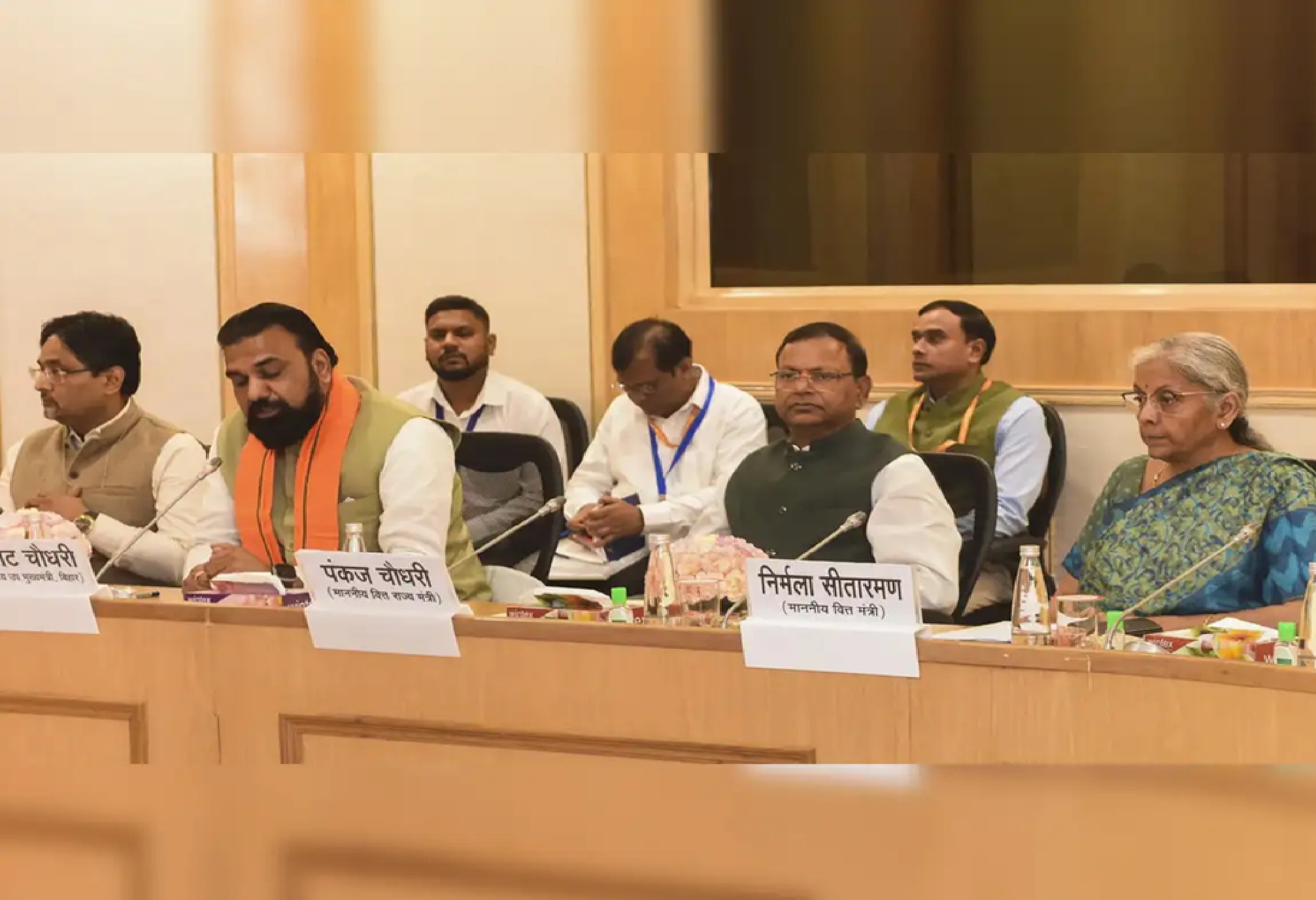 जीओएम ने स्वीकार किया केंद्र सरकार का जीएसटी कर ढांचे में व्यापक बदलाव का प्रस्ताव