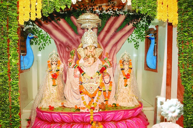 जबलपुर में है एक ऐसा गणेश मंदिर, जहां अटके काम पूरे कराने के लिए लगाई जाती हैं अर्जियां
