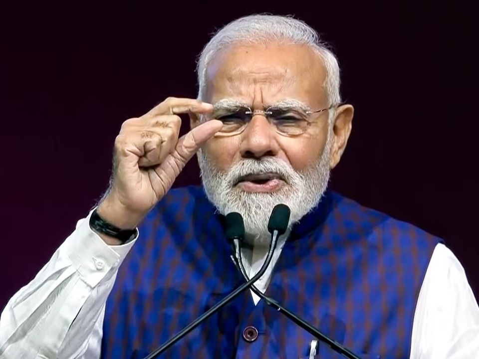 मोदी सरकार के 48,000 करोड़ के जीएसटी बूस्टर से झूमा शेयर बाजार, 6.5% से 7% तक पहुंच सकती है विकास दर