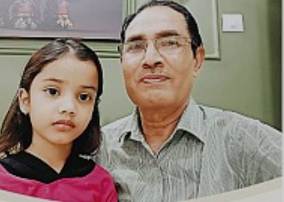 अपने नाती-पोतों के पहले दोस्त और गाइड की भूमिका निभाकर संस्कार दे रहे ग्रैंड पैरेंट्स, आज है उनके सम्मान का दिन