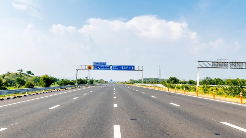 दिल्ली-मुंबई एक्सप्रेस-वे की तर्ज पर मप्र में बनेंगे दो एक्सेस कंट्रोल रोड, उज्जैन-इंदौर को मिलेगा लाभ 