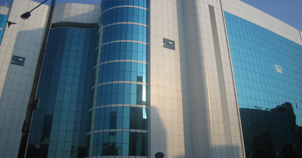 ऑनलाइन ट्रेडिंग सिस्टम में तकनीकी गड़बड़ियों पर सेबी देगी नियमों में ढील, छोटे ब्रोकरों को मिलेगी राहत