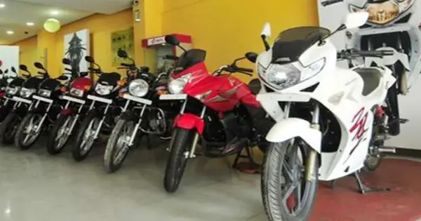 जीएसटी कटौती ने बदली टू ह्वीलर मार्केट की रणनीति, कंपनियों ने 300-350cc बाइक्स पर बढ़ाया फोकस