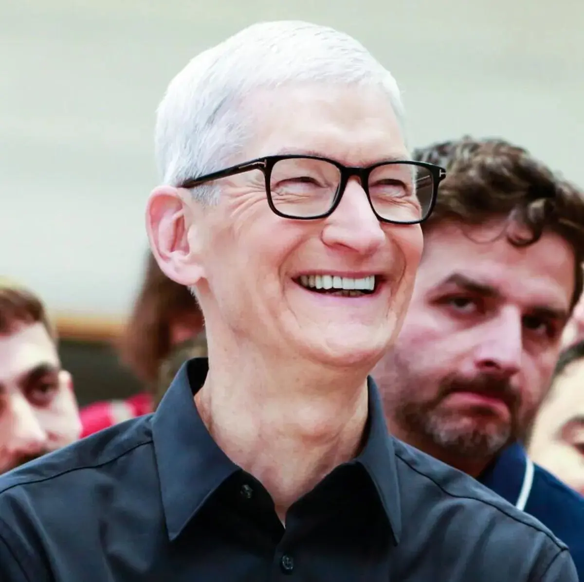 नए आईफोन मॉडल्स की बिक्री की बदौलत दुनिया की तीसरी सबसे बड़ी कंपनी बनी एप्पल, 4 ट्रिलियन डॉलर के पार निकला मार्केट कैप