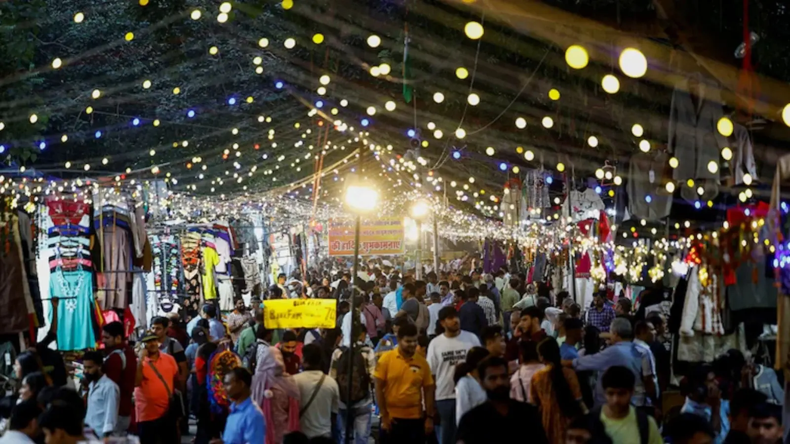 नवरात्रि से दीवाली के बीच 6 लाख करोड़ के रिकॉर्ड स्तर पर पहुंची त्यौहारी खरीदारी