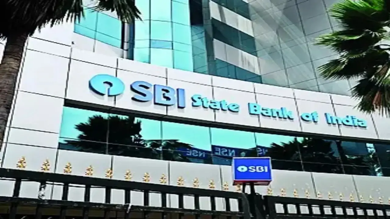 एसबीआई ने दूसरी तिमाही में उम्मीद से बेहतर किया प्रदर्शन, सालाना आधार पर 10% बढ़ा शुद्ध लाभ