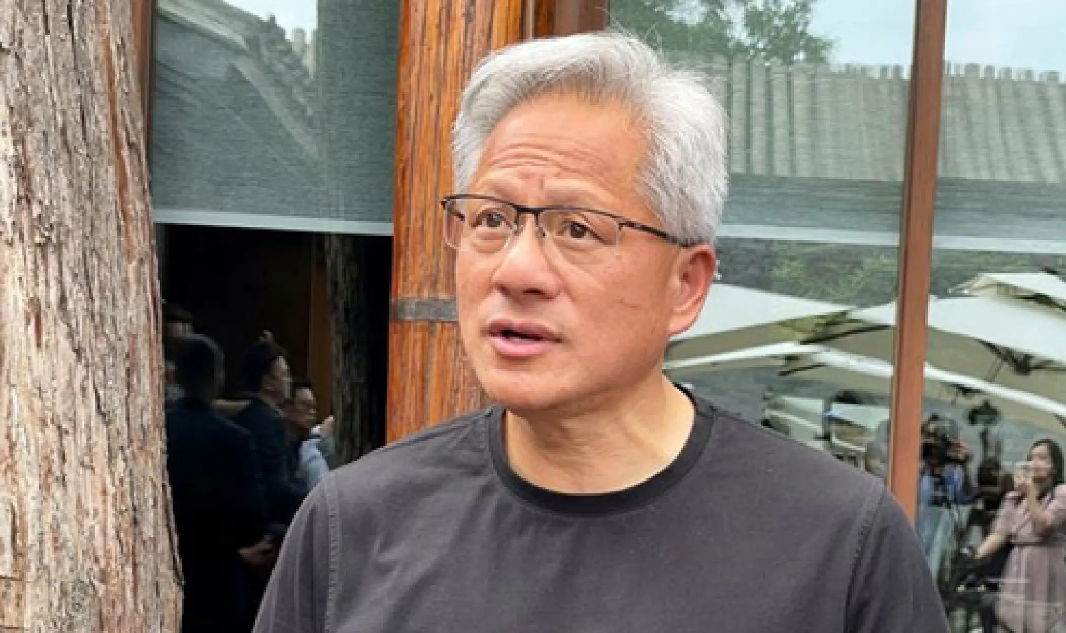 चीन एआई की रेस जीतने के करीब, अमेरिका और यूरोप में अत्यधिक नियम-कानूनों ने रोकी नवाचार की गति