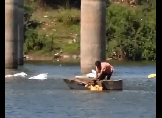 मंदसौर के सुवासरा का वाकया: चंबल नदी के पुल से युवती ने छलांग लगाई....साथ में सेल्फी ले रहा युवक भाग गया