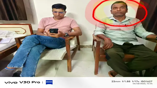 एरियर्स की राशि के भुगतान के बदले शिक्षक से रिश्वत लेते हुए लेखापाल रंगे हाथों गिरफ्तार