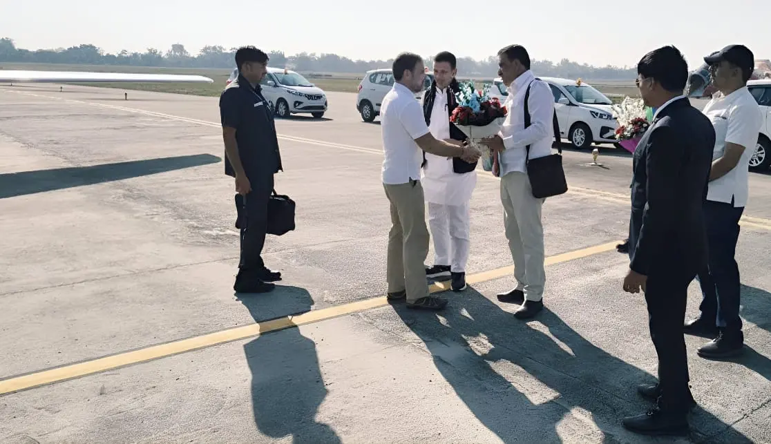 भोपाल पहुंचे राहुल गांधी, पटवार-सिंघार ने किया स्वागत  