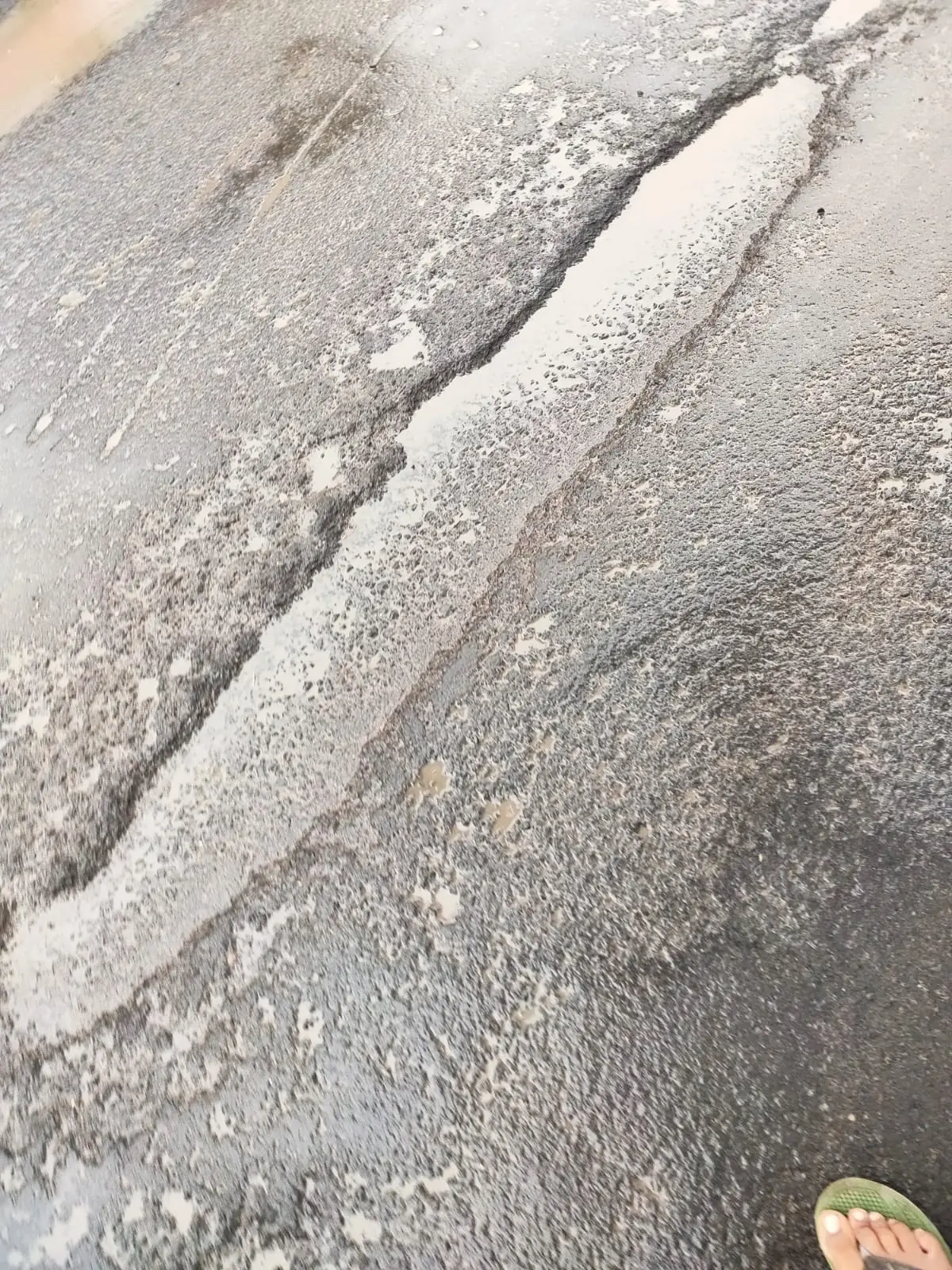 हद है...हर दिन 80 लाख रुपए टोल कलेक्शन फिर भी गड्ढों की भरमार