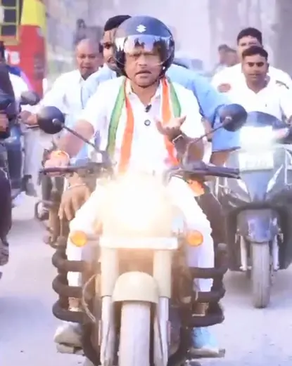छत्तीसगढ़ में बाइक चैलेंज, सीएम साय के बाद अब पीसीसी चीफ दीपक बैज निकले दुपहिया पर