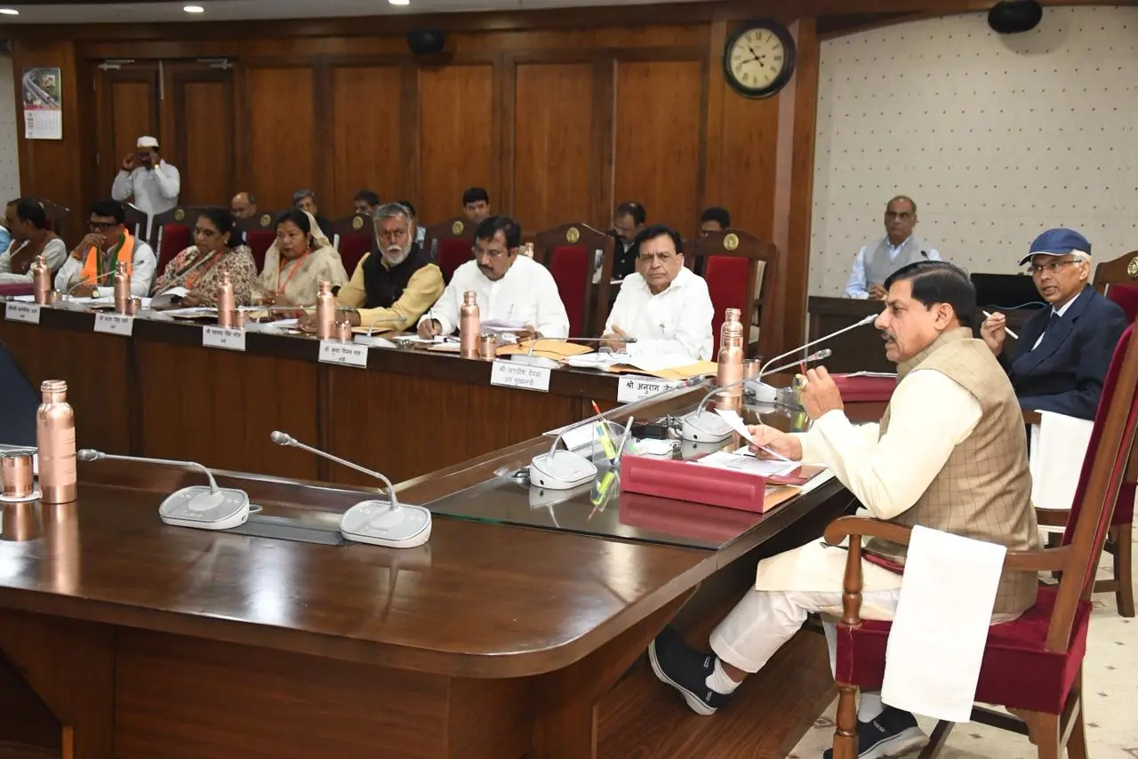 मप्र सरकार अब लाड़ली बहनों को हर महीने देगी 1500 रुपए, डॉ. मोहन यादव कैबिनेट ने लिया फैसला