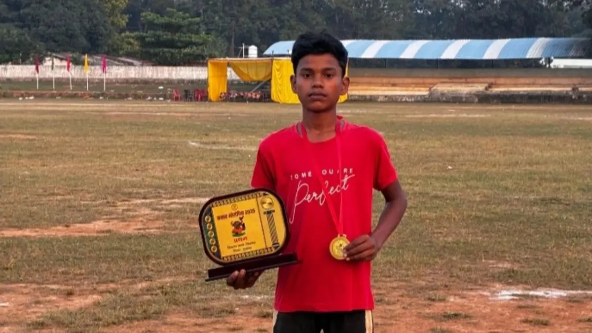 फुटबॉल खेलने पहुंचे 12 साल के बच्चे की मैदान में मौत, हार्ट अटैक की आशंका