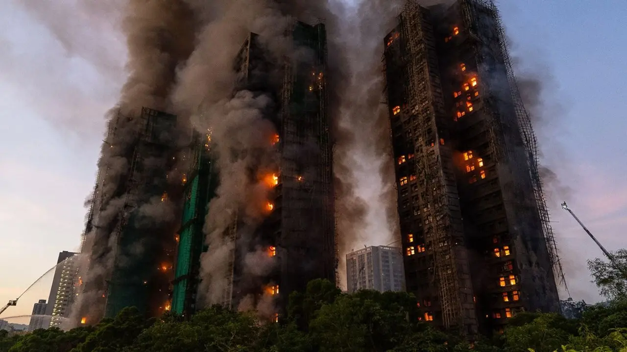 हांगकांग में हाईराइज बिल्डिंग्स में लगी आग, 13 लोगों की मौत