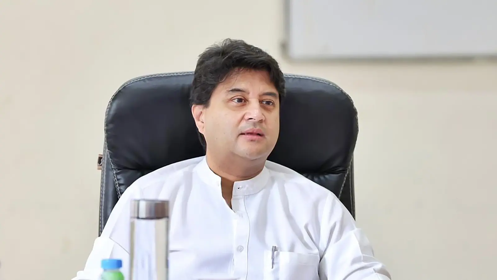 केंद्रीय मंत्री सिंधिया ने गुना विधायक से क्यों कहा, पन्ना लालजी मेरा ध्यान रखना..!