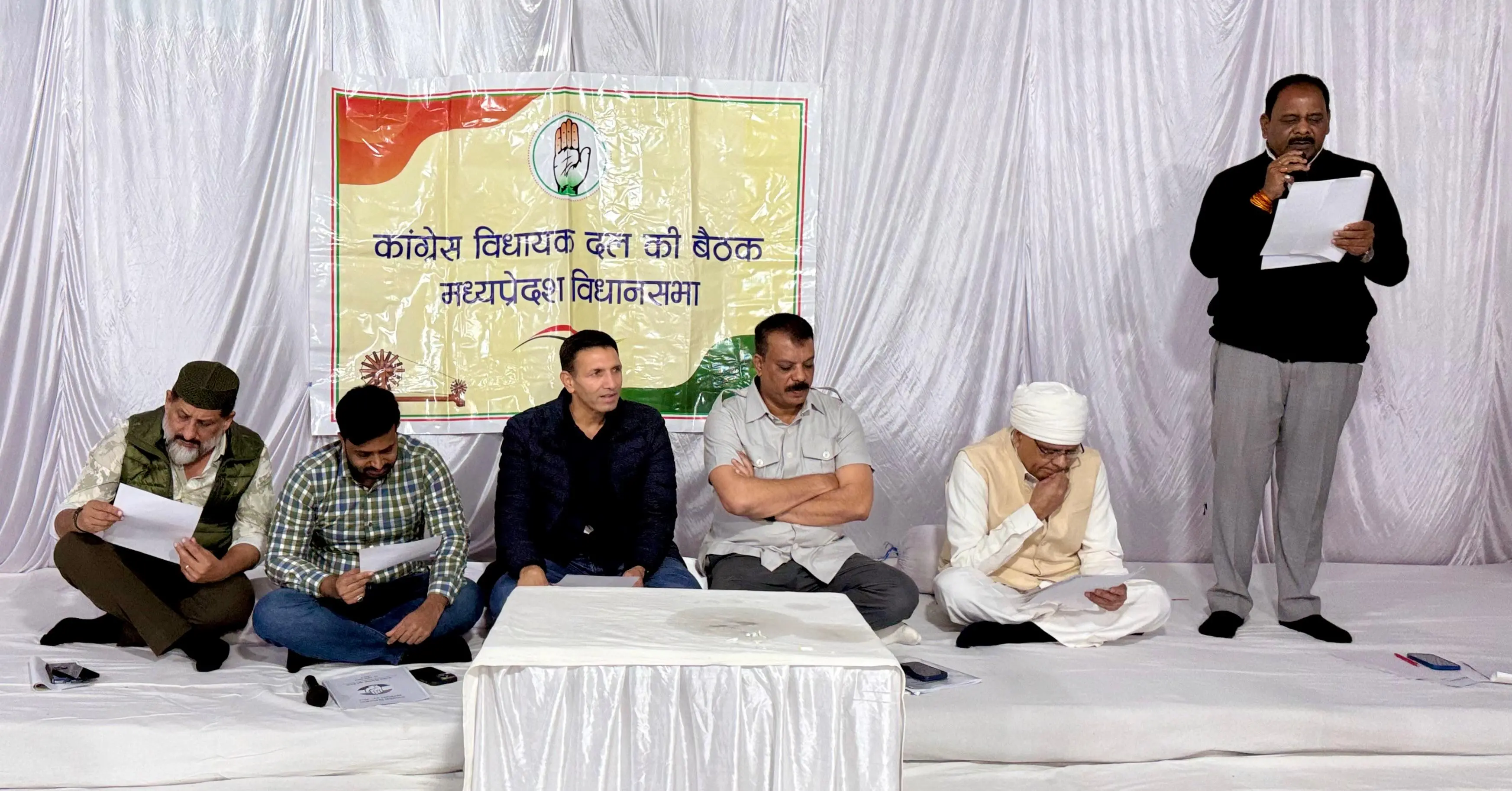 विधानसभा में कानून व्यवस्था और खाद के मुद्दे को उठाएगी कांग्रेस