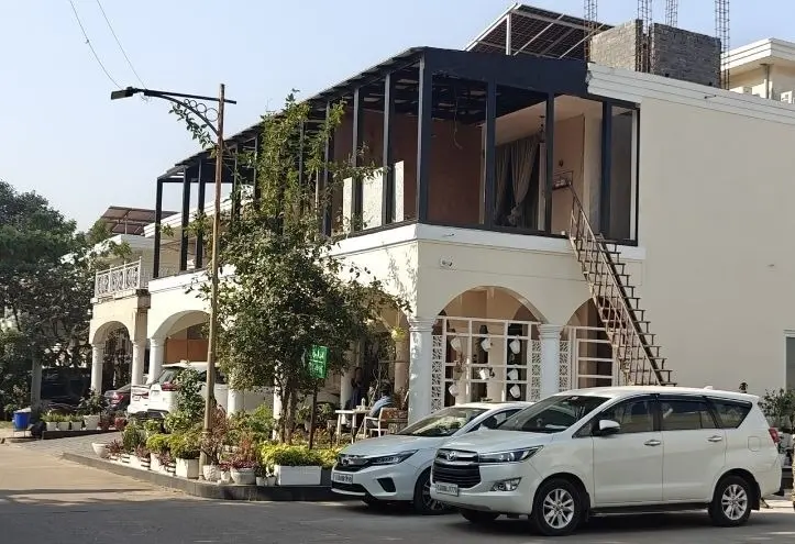 रायपुर में लोहा कारोबारी, जमीन के सौदागरों पर आयकर का छापा