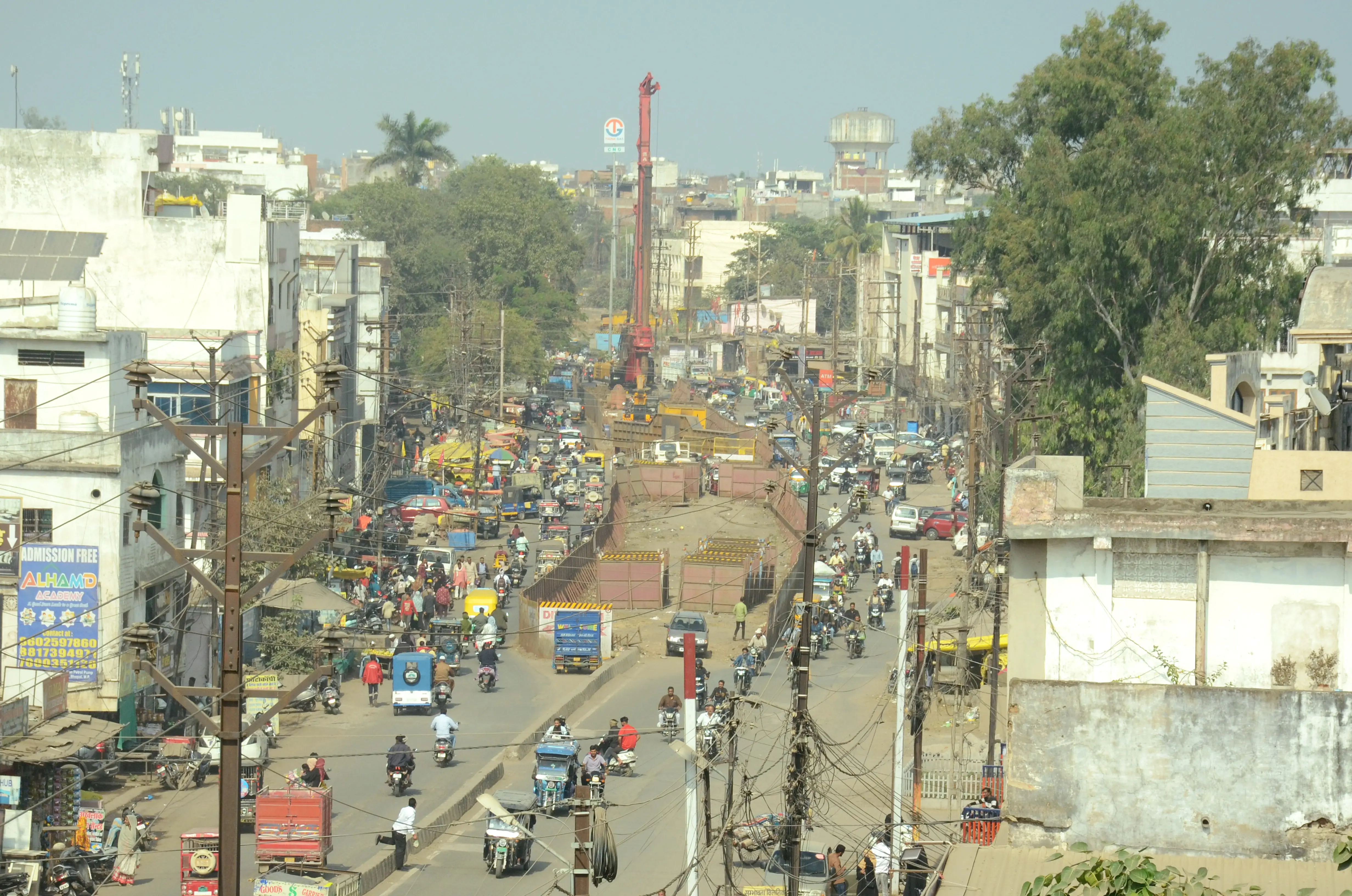 मेट्रो के काम को रुकवाने पहुंच गए विधायक...यह है वजह!   