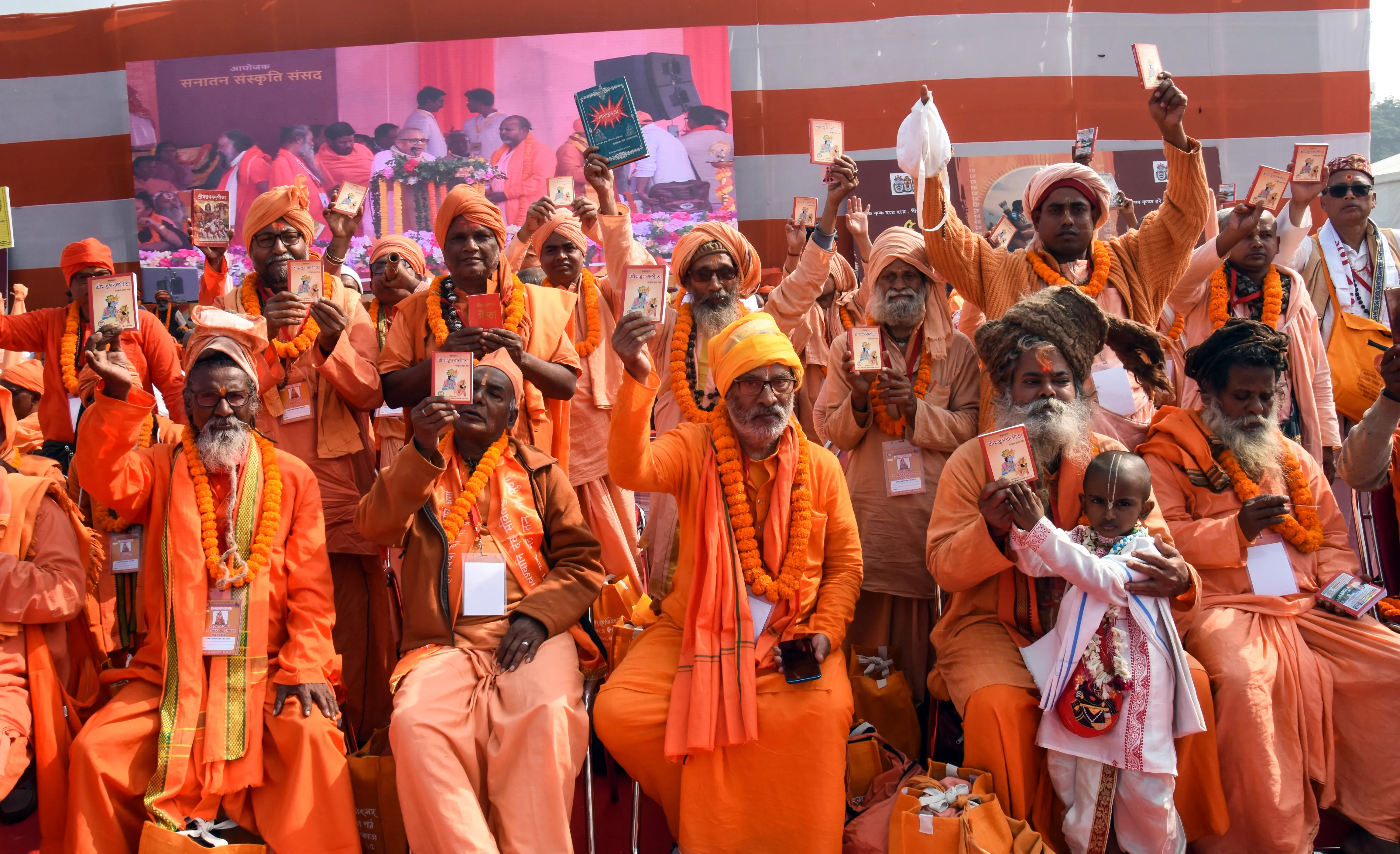 बंगाल में बोले पं. धीरेंद्र शास्त्री-हमें देश में सनातनी चाहिए, तनातनी नहीं