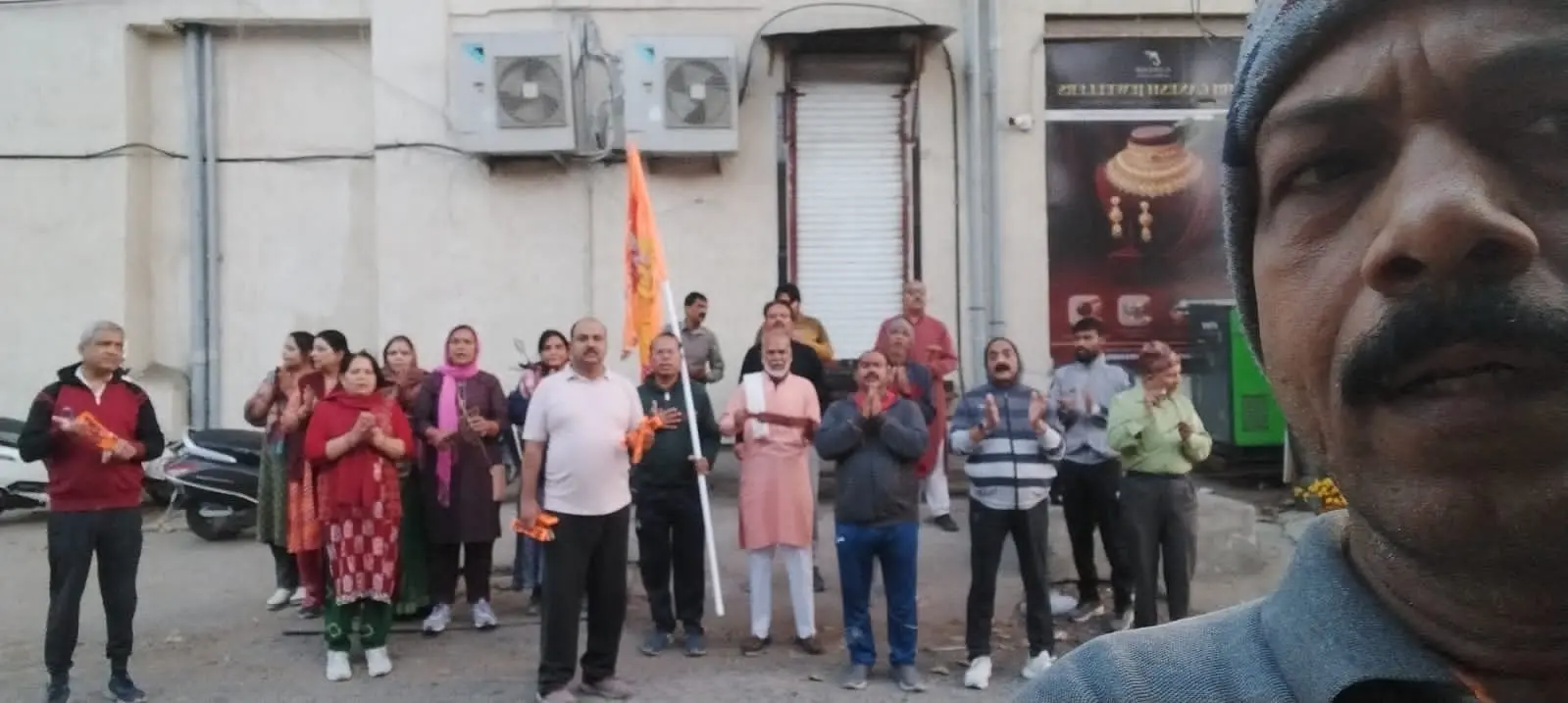 राजधानी में प्रभात फेरियों से जाग रही आस्था, सुबह के कदमताल से सुधर रही सेहत