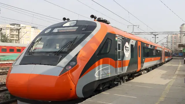 श्रीनगर वंदे भारत ट्रेन अब जम्मू से चलेगी, पांच घंटे में पूरा होगा सफर