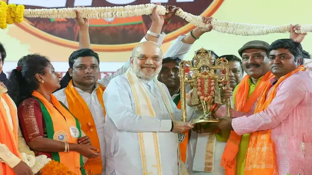 बंगाल में सरकार बनने के 45 दिनों में लागू करेंगे सातवां वेतन आयोग