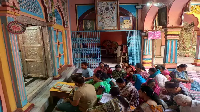 चंद्रग्रहण में जब सब मंदिर हैं बंद भोपाल के इस मंदिर में खुले हैं पट, हो रही भक्ति!