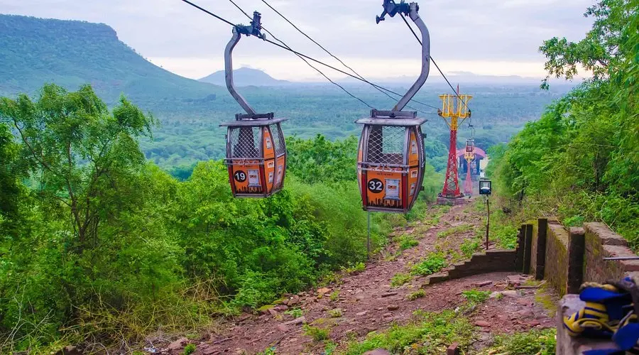 मैहर में 10 दिन बाद फिर शुरू हुई मां शारदा मंदिर की रोपवे सेवा