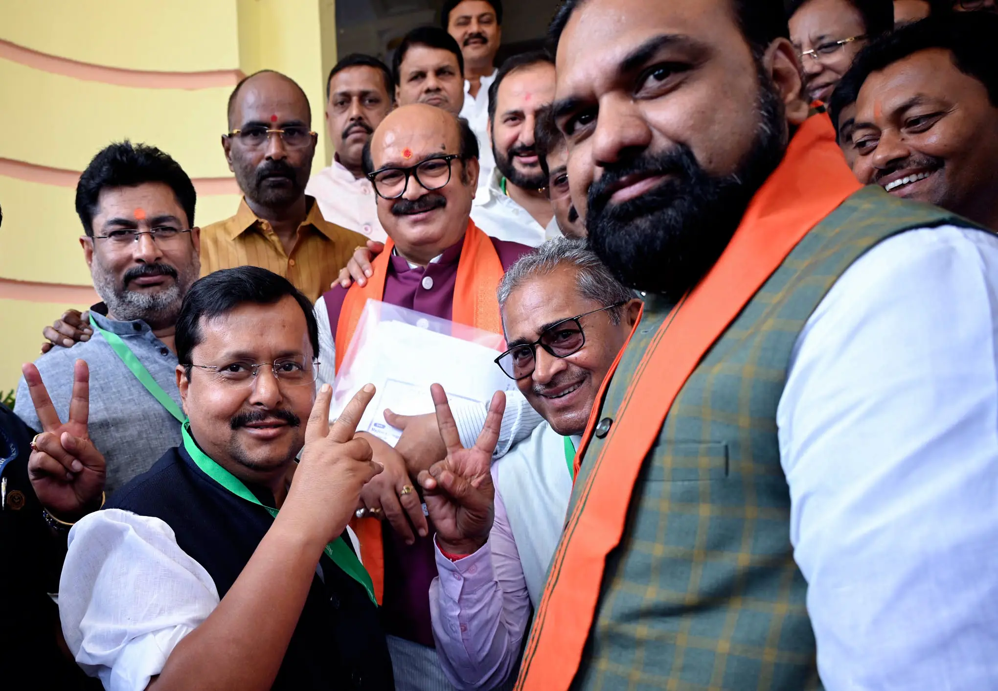 बिहार में NDA के 202 विधायकों ने डाला वोट, ओडिशा में क्रॉस वोटिंग होने के आसार