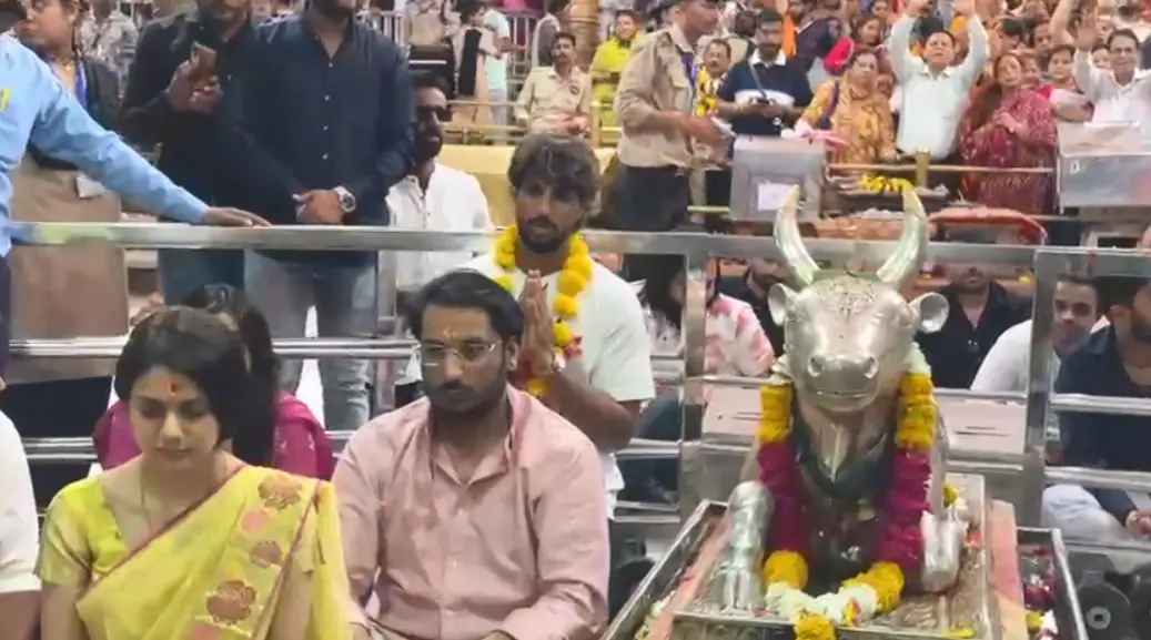 टी20 वर्ल्ड कप जीतने के बाद बाबा महाकाल के दर्शन करने पहुंचे इंडियन क्रिकेटर तिलक वर्मा