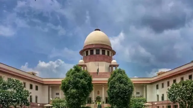 सीजेआई बोले-बेरोजगार युवा कॉकरोच जैसे, मीडिया, आरटीआई एक्टिविस्ट बनकर करते हैं सिस्टम पर हमला