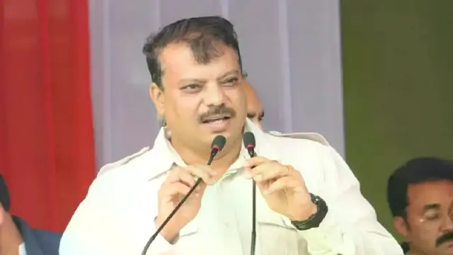 मप्र और उप्र के पेट्रोल-डीजल में 12 रुपए का फर्क, दाम घटाए सरकार
