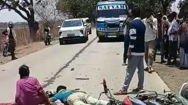 तीन बाइक की आमने-सामने टक्कर में दो की मौत, छह घायल