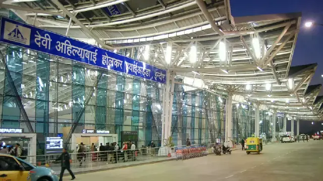 जनवरी के मुकाबले मई में 38 हजार कम यात्री, छुट्टियों के बावजूद नहीं हुए 4 लाख यात्री