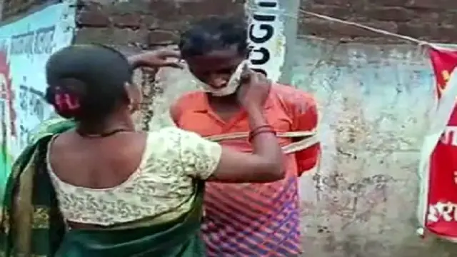 पत्नी ने शराबी पति को खंभे से बांधा, मुंह पर टेप चिपकाया, पुलिस ने जाकर छुड़ाया