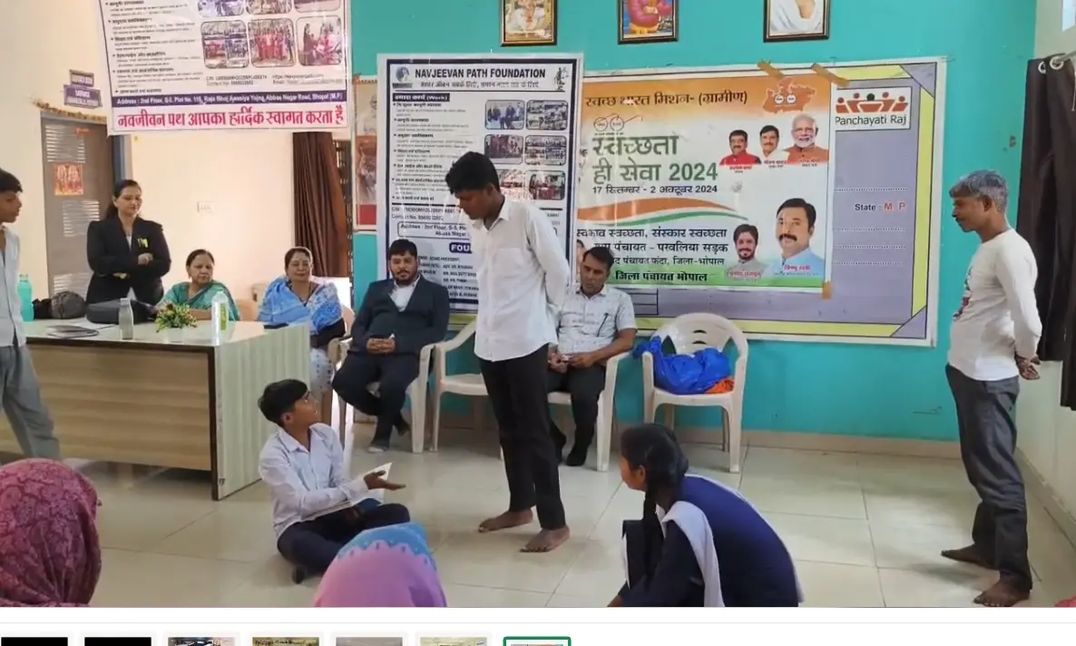 स्कूली बच्चे बन रहे 'कानून के दूत', नाटक के जरिए गांव-गांव जाकर ग्रामीणों को कर रहे जागरूक