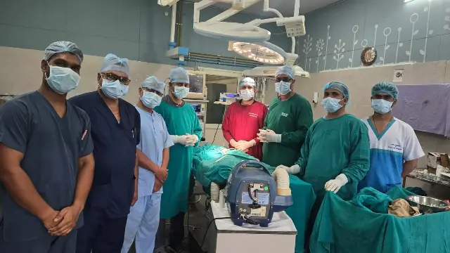 दुर्लभ संयुक्त जुड़वा बच्चों की पहले चरण की सर्जरी सफल, दो टीमों ने किया ऑपरेशन