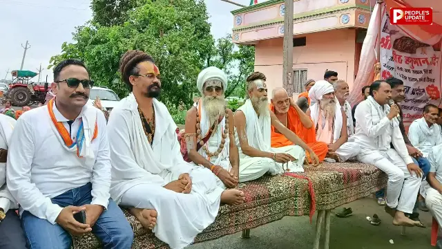 हनुमान मंदिर तोड़ने के विरोध में नेशनल हाईवे जाम, 2 घंटे तक रुका आवागमन