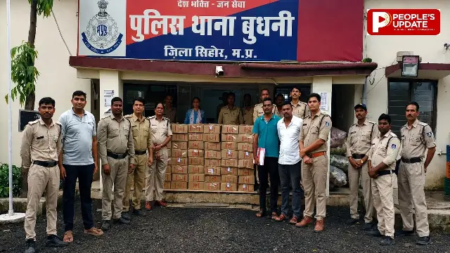 हरी सब्जियों और स्नैक्स की बोरियों के नीचे छिपी मिली 7 लाख की शराब, पुलिस देख बोलेरो छोड़ जंगल में भागा तस्कर