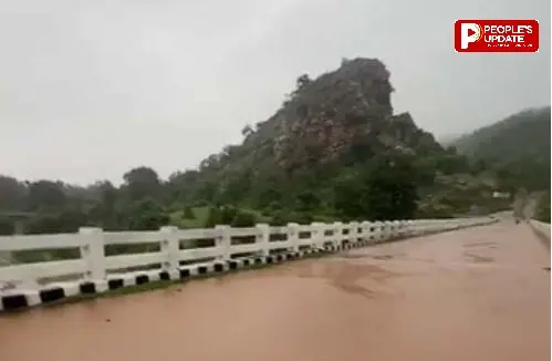 सीधी में सोन नदी का पुल जलमग्न, पहाड़ी खिसकने से 40 गांवों का संपर्क टूटा
