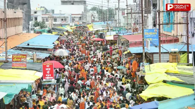 सावन के तीसरे सोमवार को कुबेरेश्वरधाम में उमड़ा आस्था का सैलाब, डेढ़ लाख शिवभक्तों ने किया जलाभिषेक