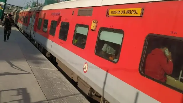 ऊना-इंदौर हिमाचल एक्सप्रेस के फर्स्ट एसी कोच में चूहे का आतंक, 78 वर्षीय बुजुर्ग की नाक काटी