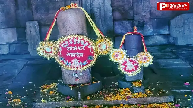 रायसेन में महादेव को अर्पित की बड़ी राखी की माला, स्कूल में छात्राओं ने पौधों को भी बांधी राखी
