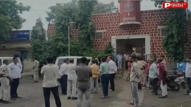 बाड़ी में फोरलेन निर्माण बना काल, बेकाबू डंपर ने बाइक सवार को कुचला, बावई के राज की मौके पर मौत, बहन-भाई घायल