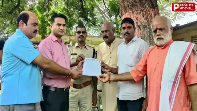 संत कमल किशोर नागर को धमकी भरे पत्र के विरोध में हिंदू समाज ने सौंपा ज्ञापन