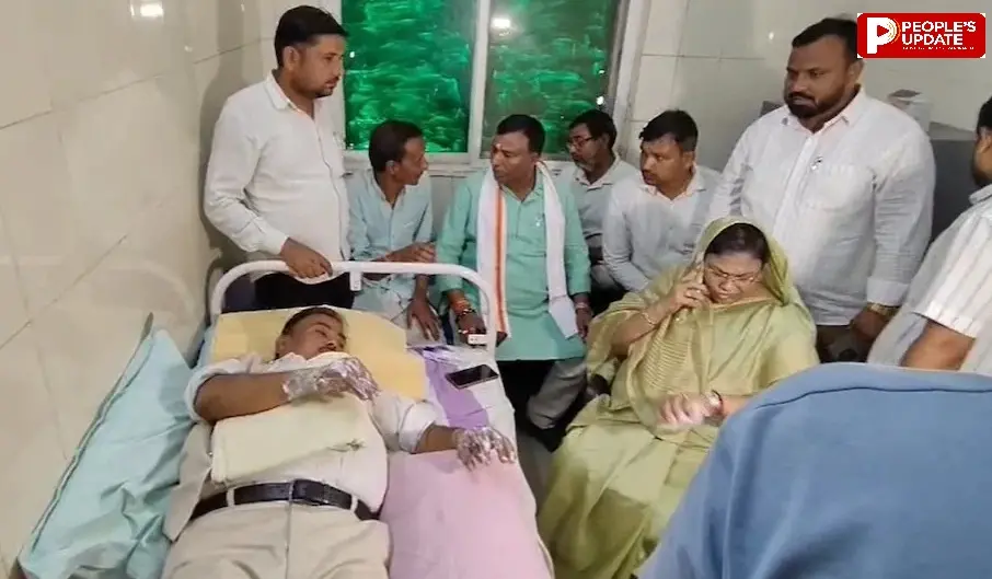 यूपी के उन्नाव में मशाल यात्रा के दौरान हादसा, भाजपा विधायक बृजेश रावत के हाथ झुलसे