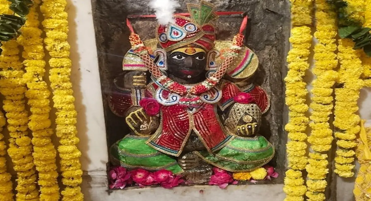 नाभि में इत्र लगाकर भगवान कुबेर की आराधना: आश्रम की है ये अनूठी परंपरा