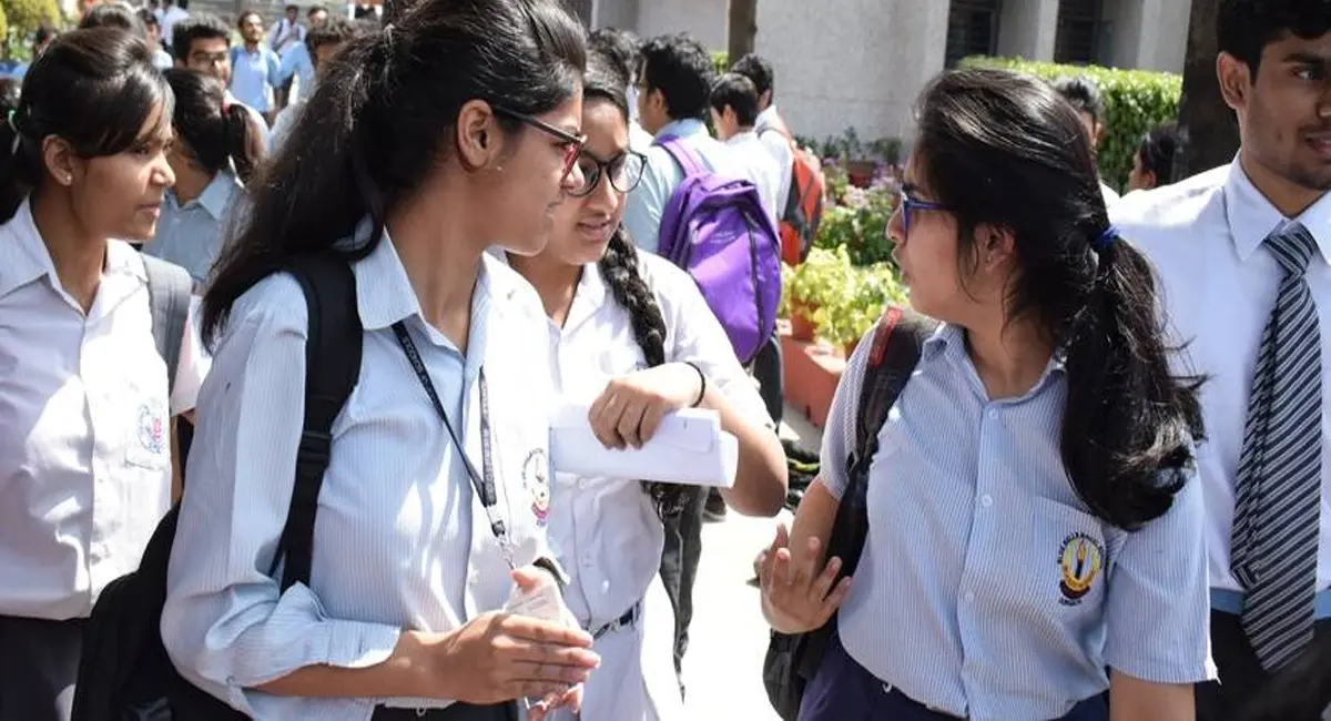 छात्रों में चिंता, परीक्षा की घड़ी करीब, मंडल ने 10वीं-12वीं के सैंपल पेपर अभी तक जारी नही किये