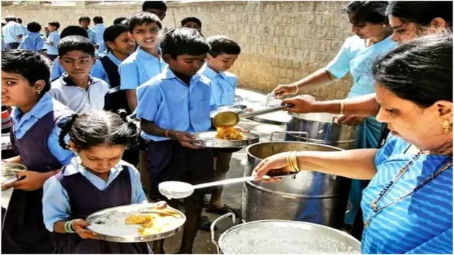 सहरसा के सरकारी स्कूल में मिड-डे मील से 250 बच्चे बीमार, सैकड़ों बच्चे उल्टी-पेट दर्द से हुए परेशान